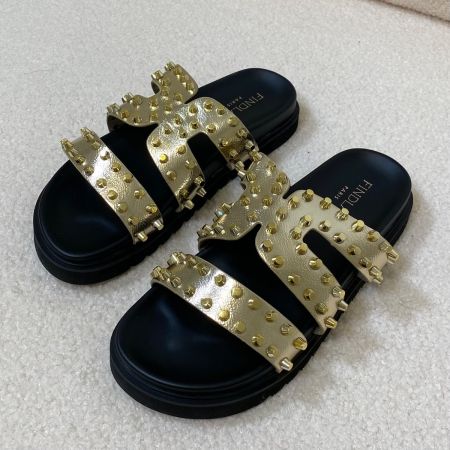 Sandálias Tachas Douradas