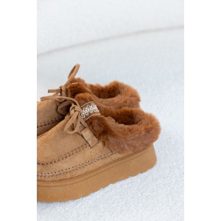 Pantufa Fluffy Camel