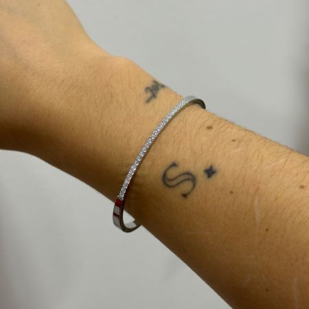 Pulseira Rígida Prateada com Brilhos