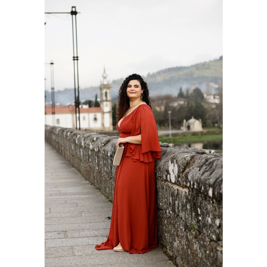 Vestido Terracota com Mangas Fluidas