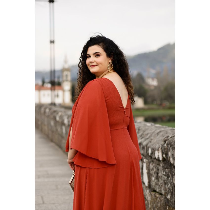 Vestido Terracota com Mangas Fluidas