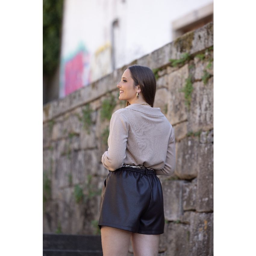 Malha com gola efeito polo