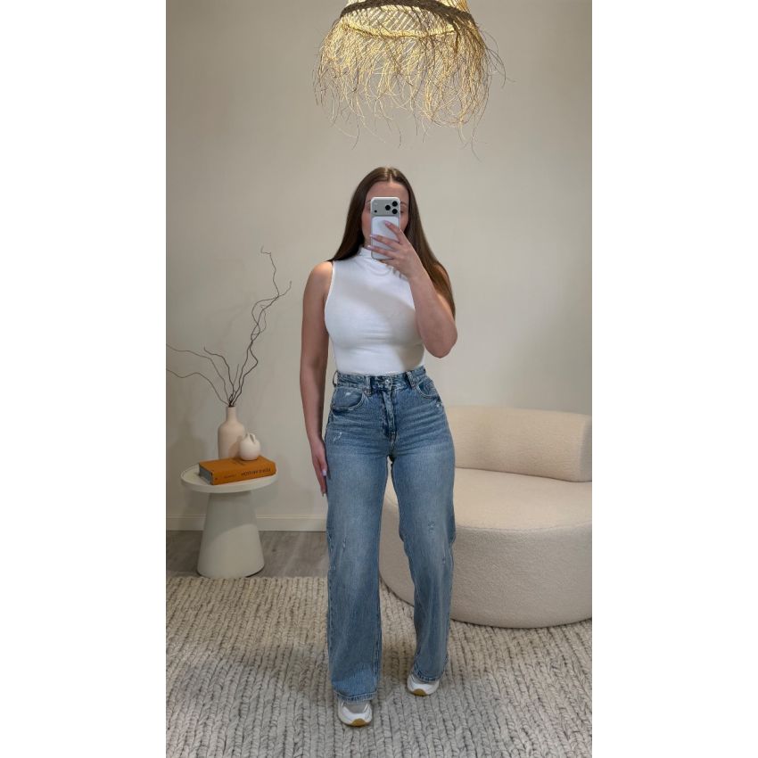 Straight com rasguinhos