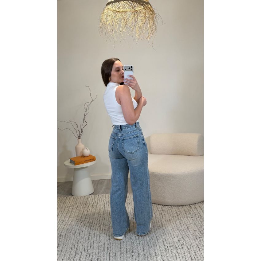 Straight com rasguinhos