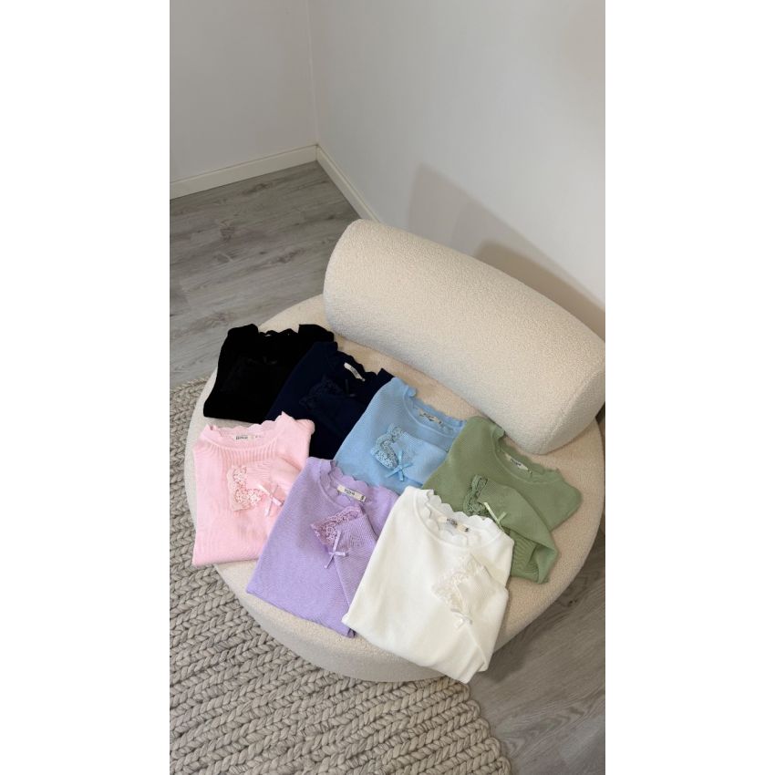 Camisola com renda e laço