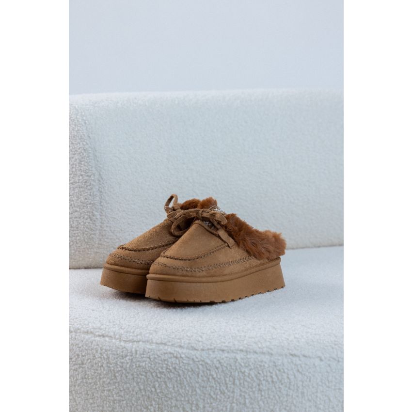 Pantufa Fluffy Camel