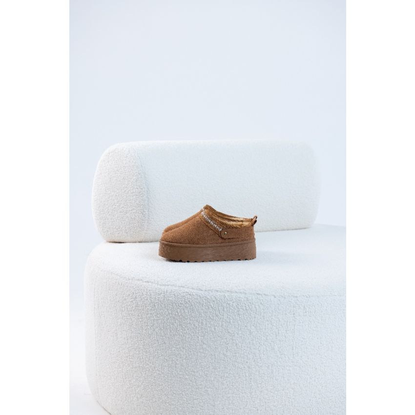 Pantufa Bordado Camel