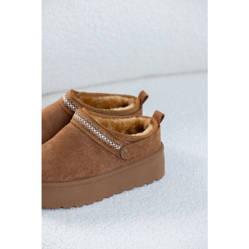 Pantufa Bordado Camel