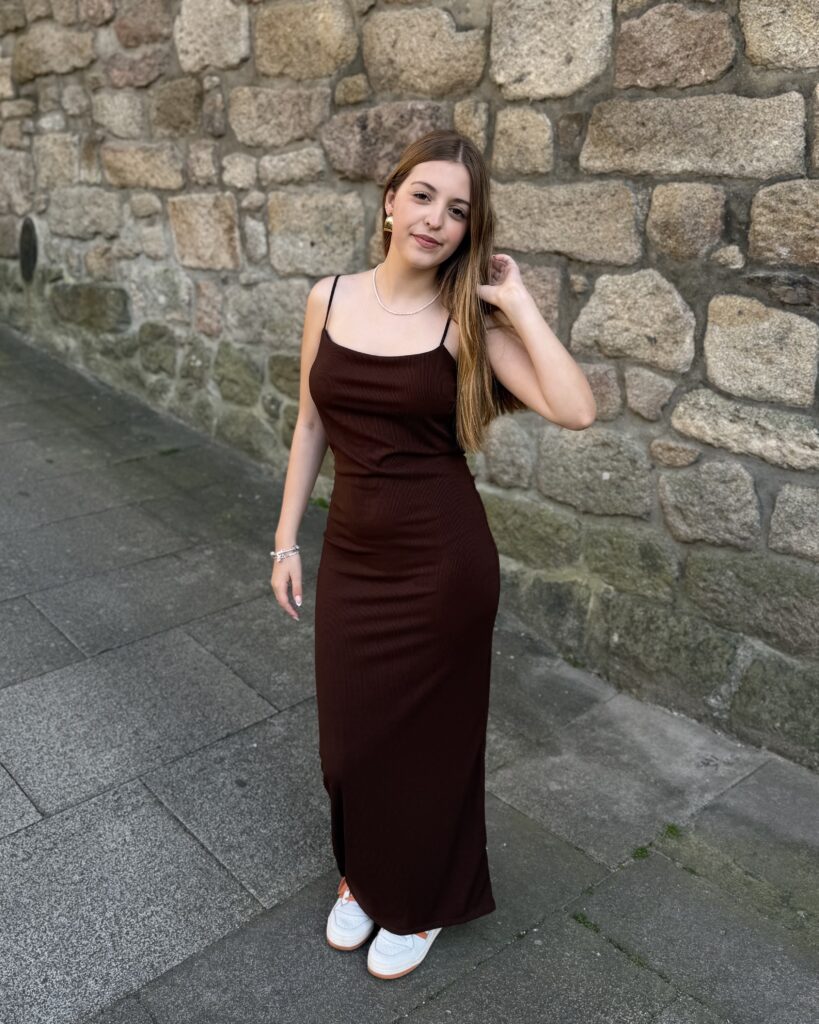 Vestido Básico c/ Copas