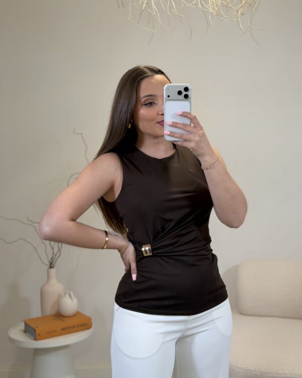 Top c/ Detalhe Dourado