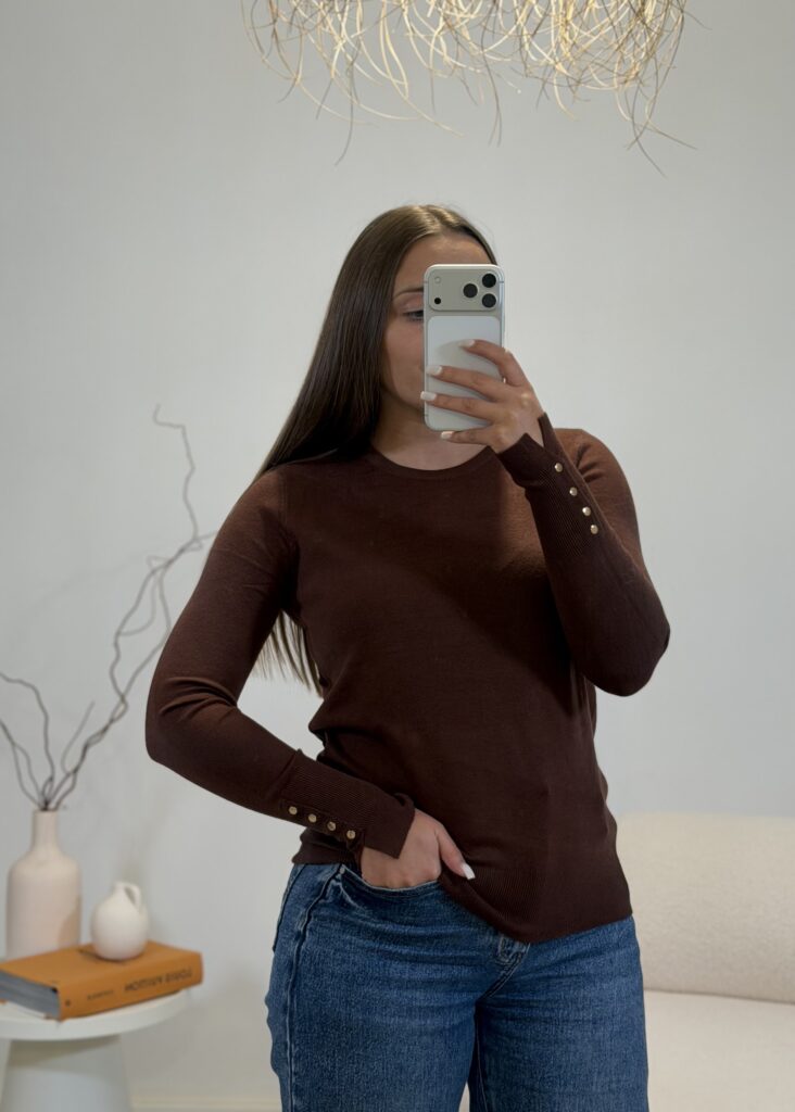 Básica detalhes dourado